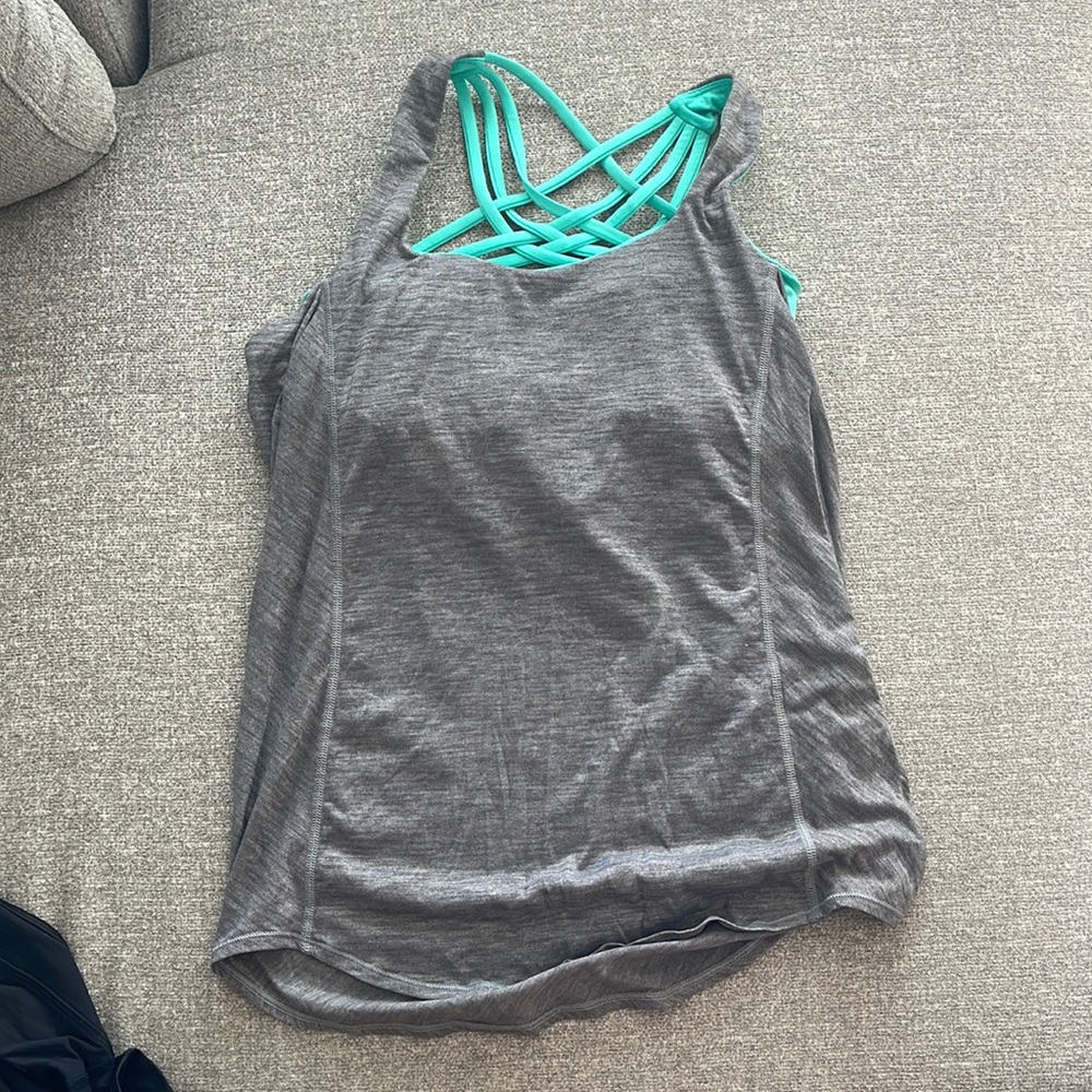 Lululemon tank top with built in bra
